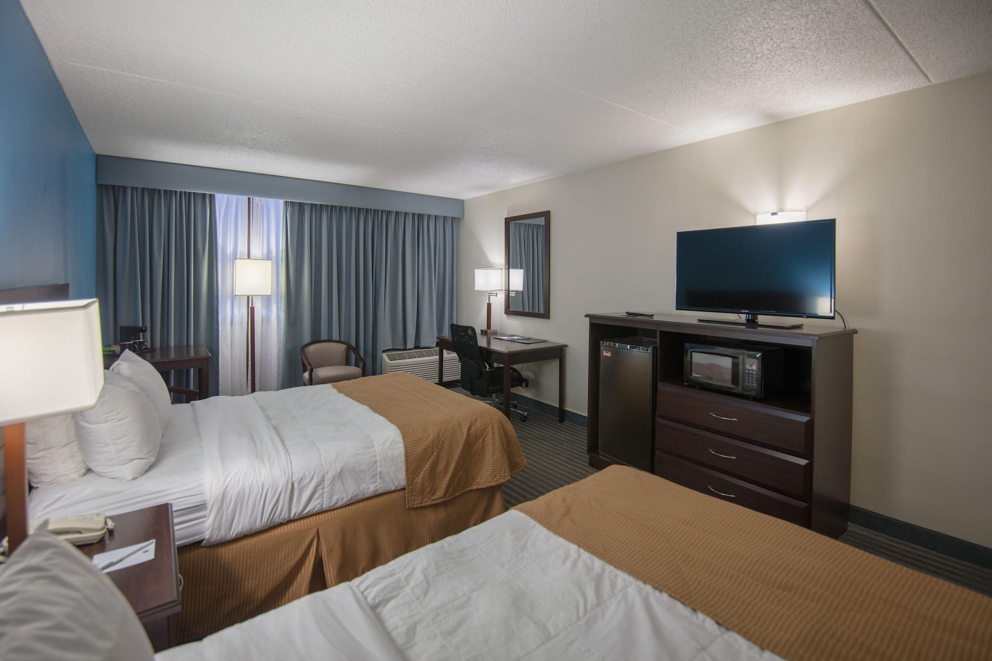 Hotel Ramada By Wyndham Cedar Rapids Zewnętrze zdjęcie