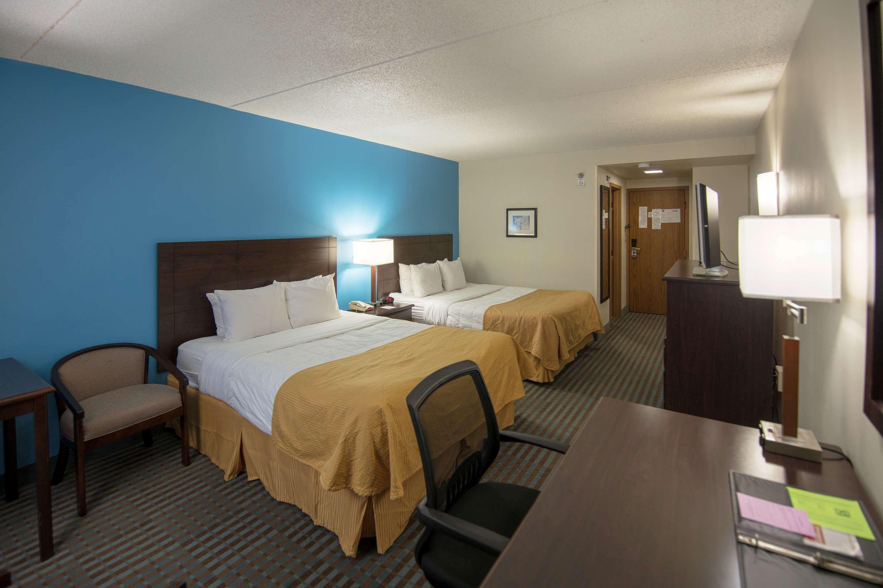 Hotel Ramada By Wyndham Cedar Rapids Zewnętrze zdjęcie