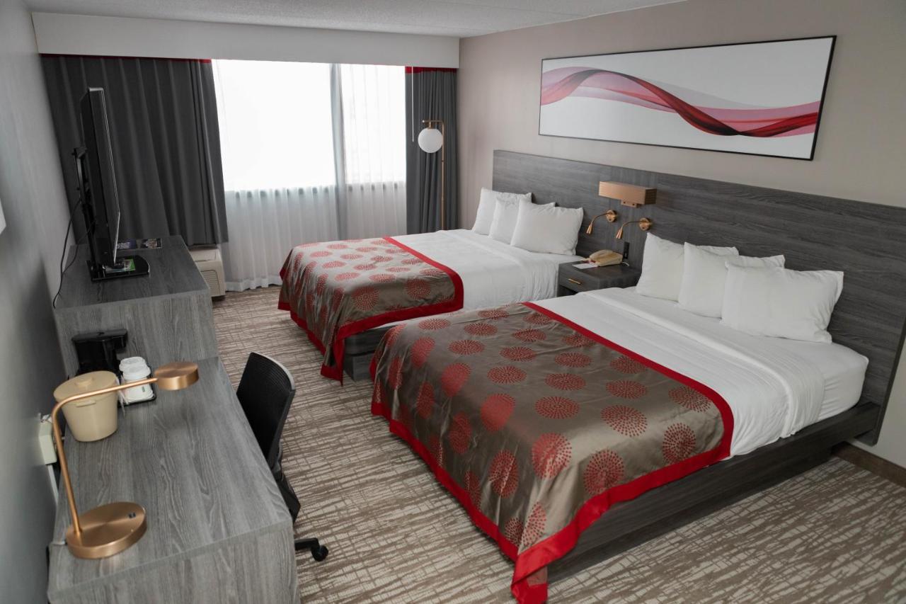 Hotel Ramada By Wyndham Cedar Rapids Zewnętrze zdjęcie