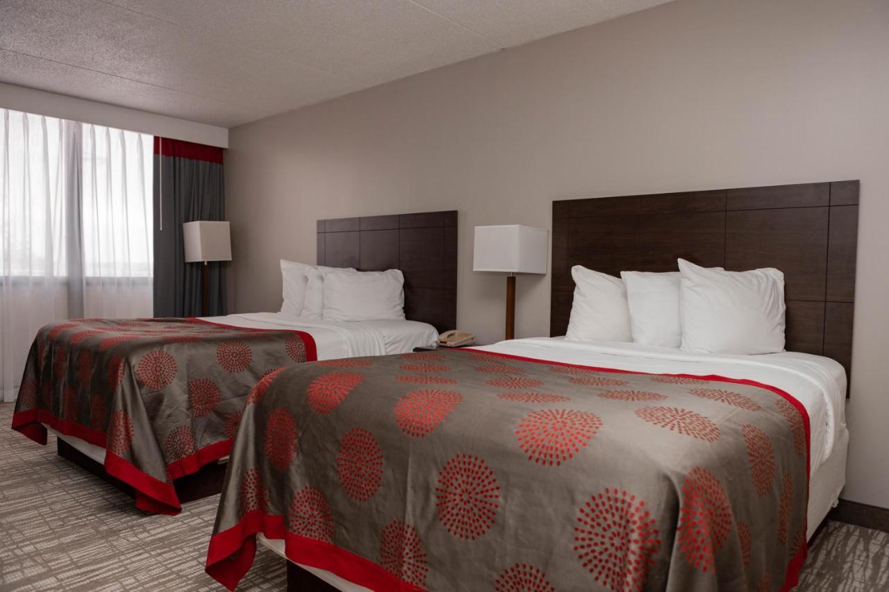 Hotel Ramada By Wyndham Cedar Rapids Zewnętrze zdjęcie