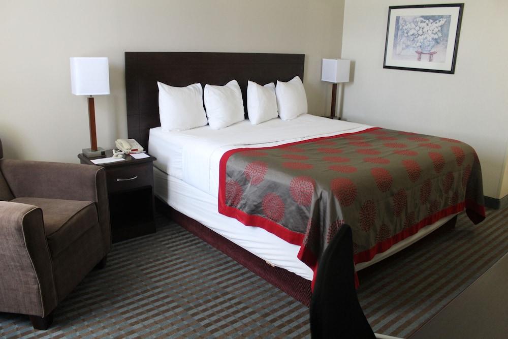 Hotel Ramada By Wyndham Cedar Rapids Zewnętrze zdjęcie